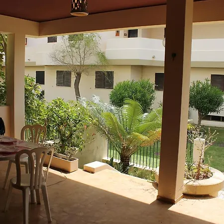Dona Ana's Beach Apartmán